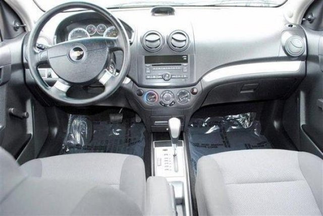 Chevrolet Aveo 2010 photo 2
