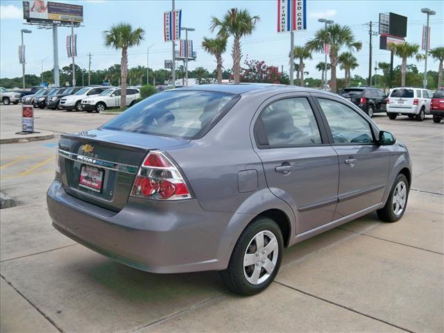 Chevrolet Aveo 2011 photo 3