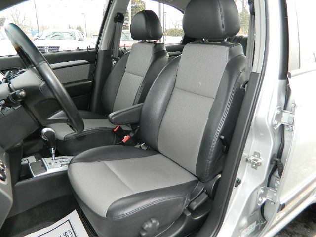 Chevrolet Aveo 2011 photo 4