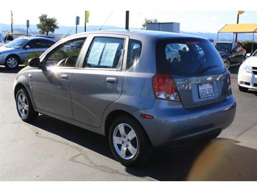Chevrolet Aveo5 2007 photo 2