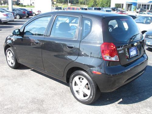 Chevrolet Aveo5 2007 photo 2