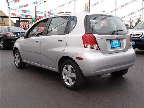 Chevrolet Aveo5 2007 photo 2