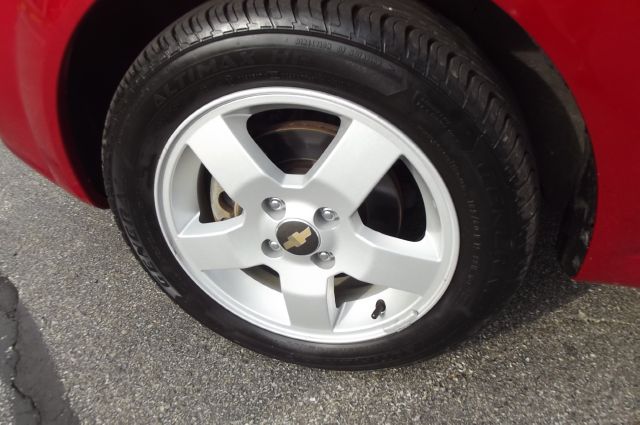 Chevrolet Aveo5 2007 photo 2