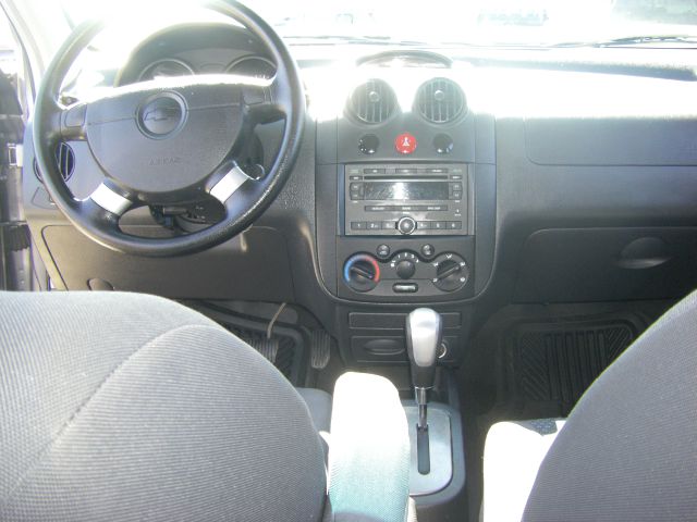 Chevrolet Aveo5 2007 photo 2