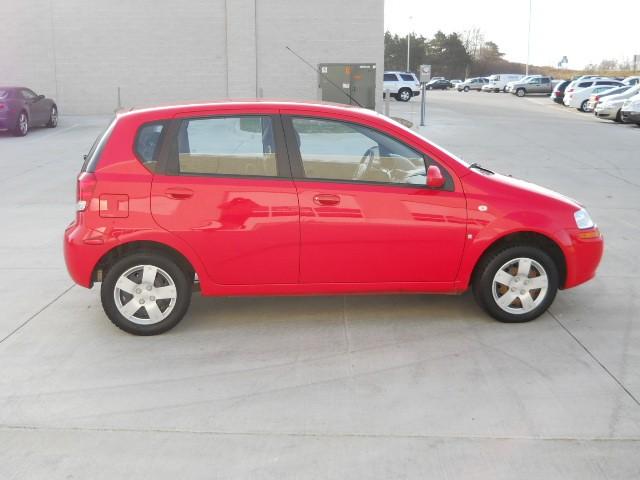 Chevrolet Aveo5 2007 photo 2
