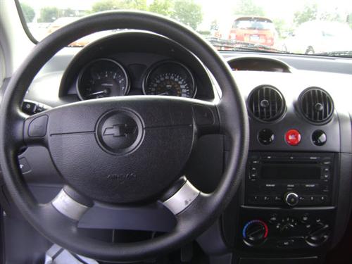 Chevrolet Aveo5 2007 photo 3