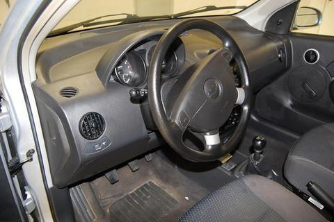 Chevrolet Aveo5 2007 photo 2