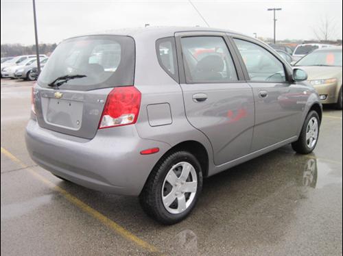 Chevrolet Aveo5 2007 photo 3