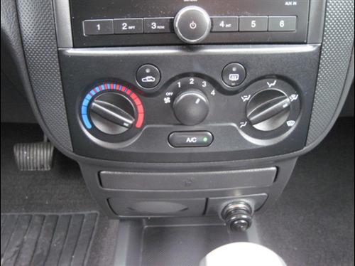 Chevrolet Aveo5 2007 photo 4