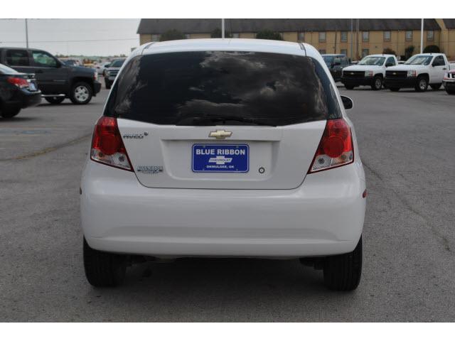 Chevrolet Aveo5 2008 photo 2