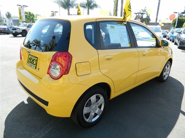 Chevrolet Aveo5 2009 photo 4