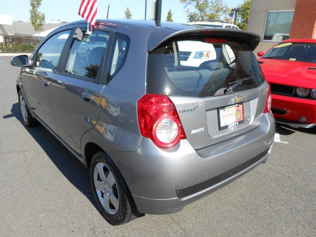 Chevrolet Aveo5 2009 photo 3