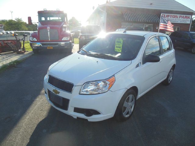 Chevrolet Aveo5 2010 photo 2