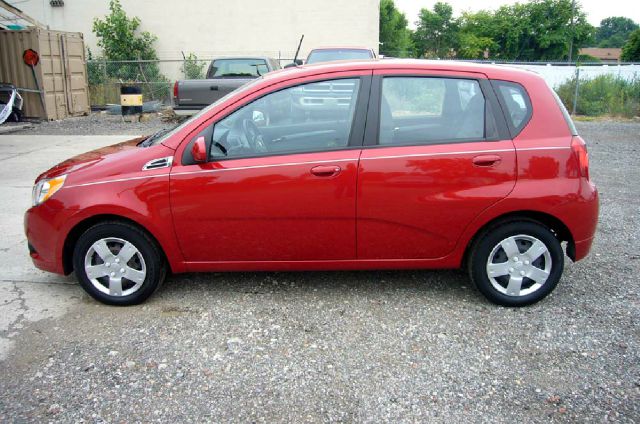 Chevrolet Aveo5 2010 photo 3