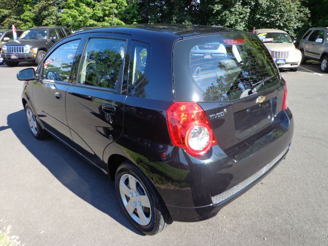 Chevrolet Aveo5 2010 photo 2