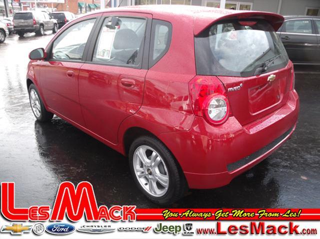 Chevrolet Aveo5 Clean Carfax ONE Owner Hatchback