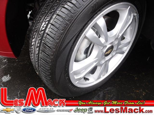 Chevrolet Aveo5 2011 photo 1