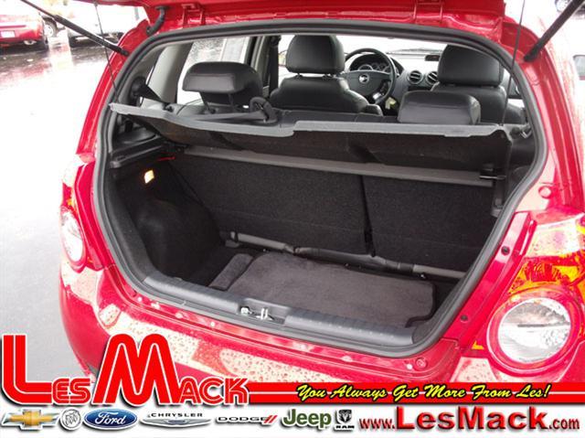 Chevrolet Aveo5 2011 photo 3