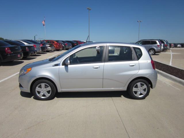 Chevrolet Aveo5 2011 photo 1