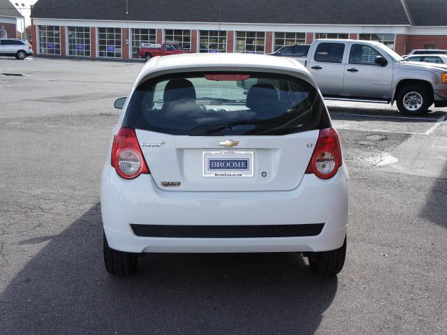 Chevrolet Aveo5 2011 photo 3