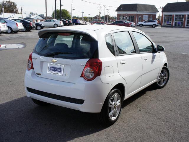 Chevrolet Aveo5 2011 photo 4