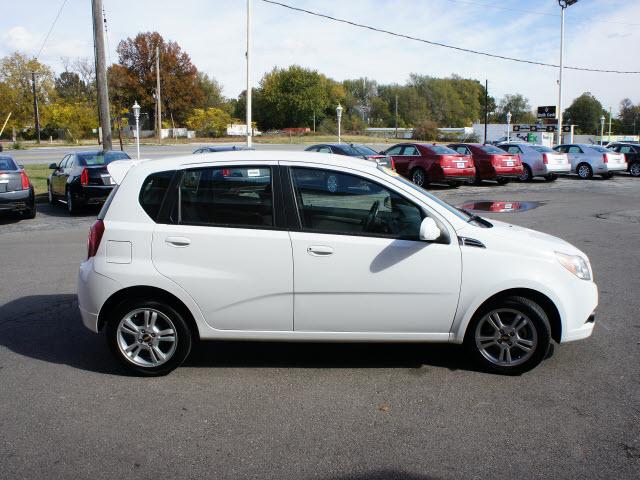 Chevrolet Aveo5 2011 photo 5