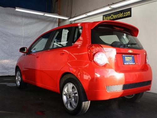 Chevrolet Aveo5 2011 photo 3