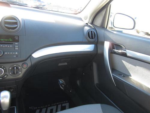 Chevrolet Aveo5 2011 photo 2