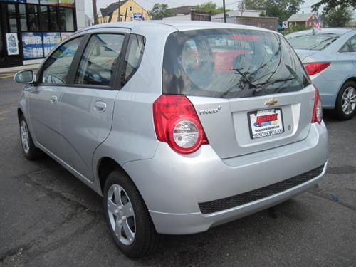 Chevrolet Aveo5 2011 photo 1