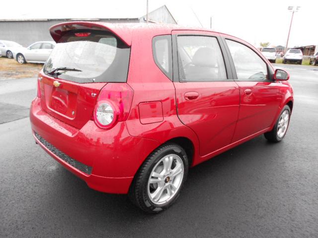 Chevrolet Aveo5 2011 photo 4