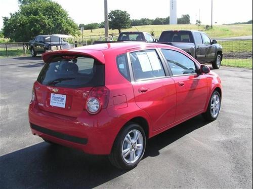 Chevrolet Aveo5 2011 photo 4