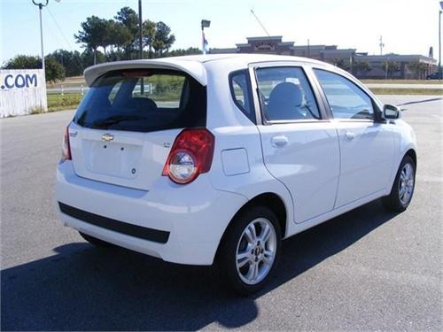 Chevrolet Aveo5 2011 photo 2
