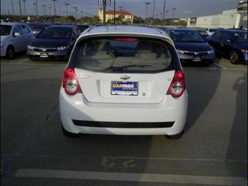 Chevrolet Aveo5 2011 photo 3