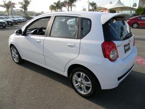 Chevrolet Aveo5 2011 photo 2