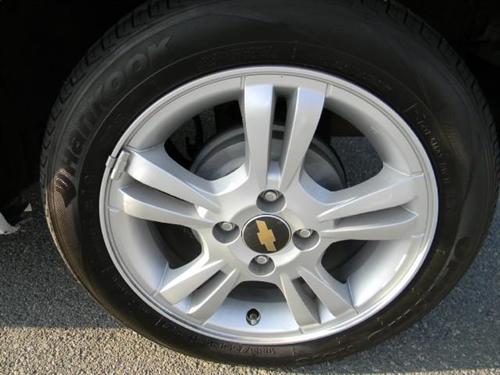 Chevrolet Aveo5 2011 photo 4