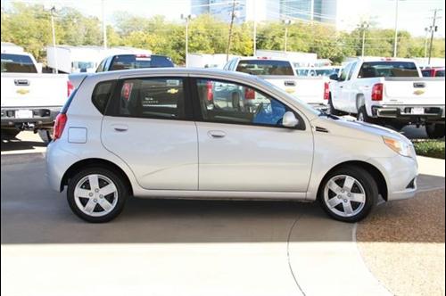 Chevrolet Aveo5 2011 photo 2