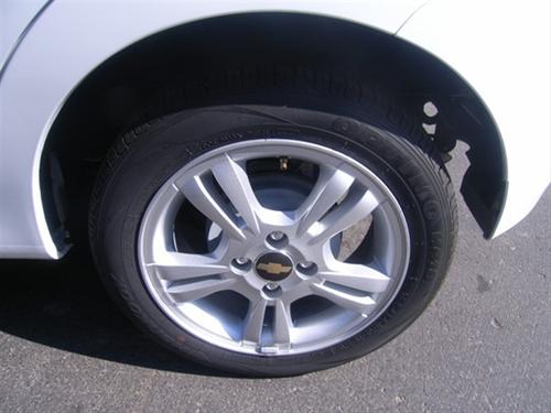 Chevrolet Aveo5 2011 photo 4