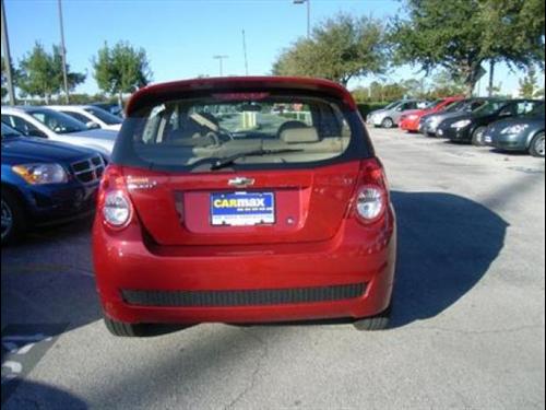 Chevrolet Aveo5 2011 photo 2