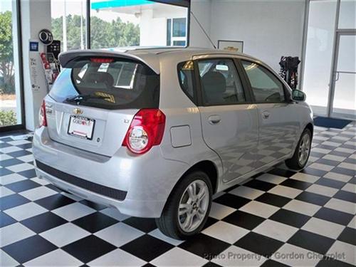 Chevrolet Aveo5 2011 photo 1