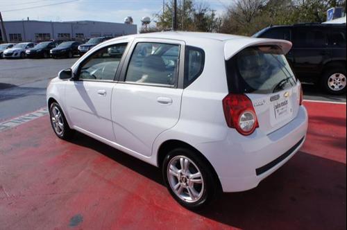 Chevrolet Aveo5 2011 photo 3