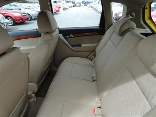 Chevrolet Aveo5 2011 photo 4