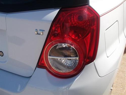 Chevrolet Aveo5 2011 photo 4