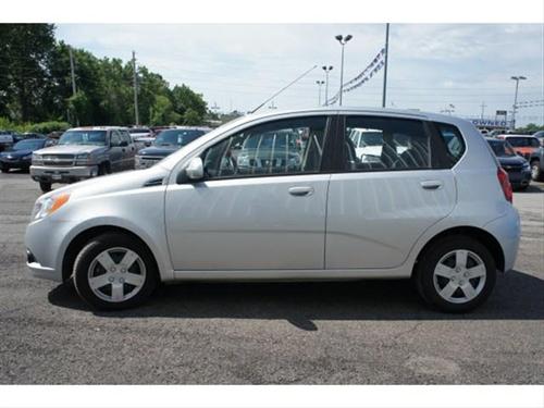 Chevrolet Aveo5 2011 photo 4