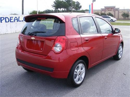 Chevrolet Aveo5 2011 photo 2