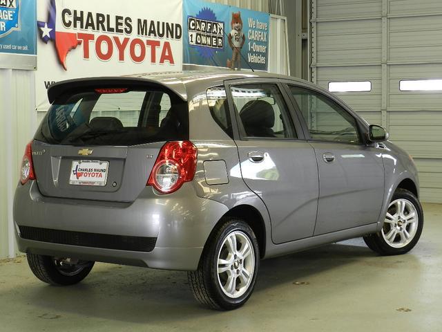 Chevrolet Aveo5 2011 photo 1