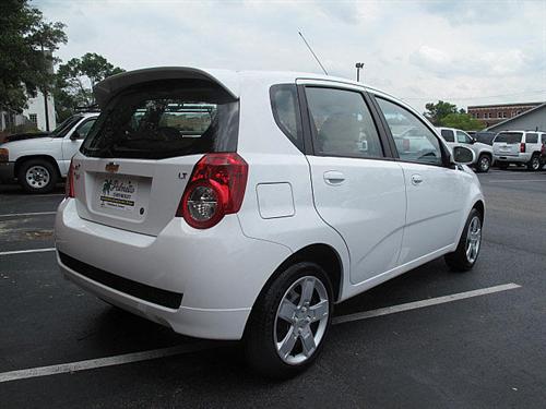 Chevrolet Aveo5 2011 photo 1
