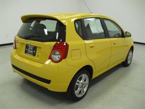 Chevrolet Aveo5 2011 photo 1