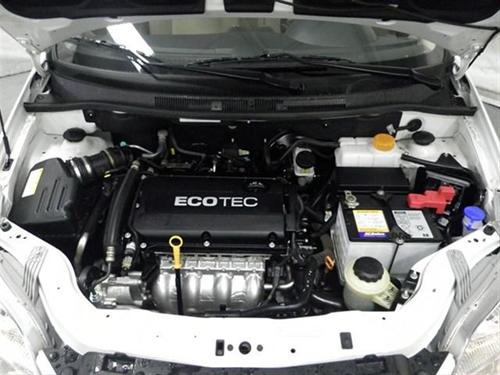 Chevrolet Aveo5 2011 photo 2