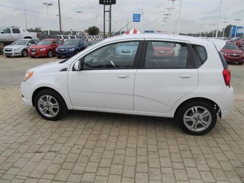 Chevrolet Aveo5 2011 photo 1