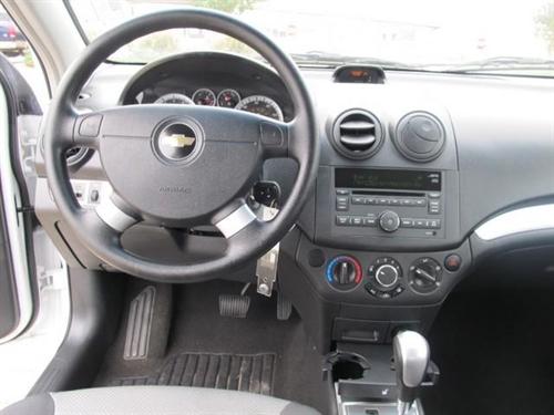 Chevrolet Aveo5 2011 photo 4
